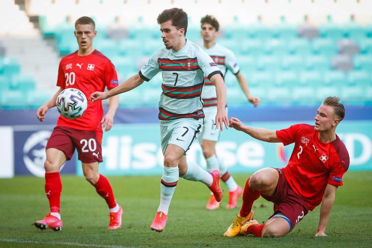 希腊队挑战波兰强劲实力抗衡