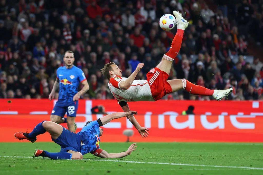 拜仁慕尼黑取得完美胜利,表现出强大实力 拜仁慕尼黑取得完美胜利,表现出强大实力