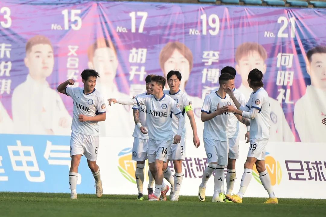 中甲联赛中展现实力，广东宏远大获全胜