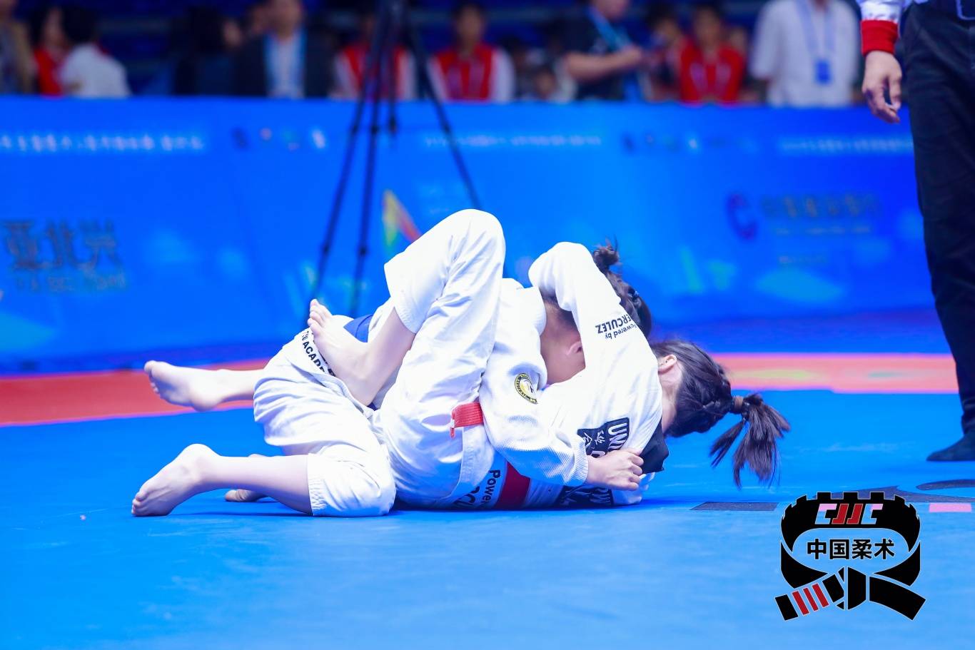中国柔术选手技高一筹,夺得金牌 中国柔术选手技高一筹,夺得金牌