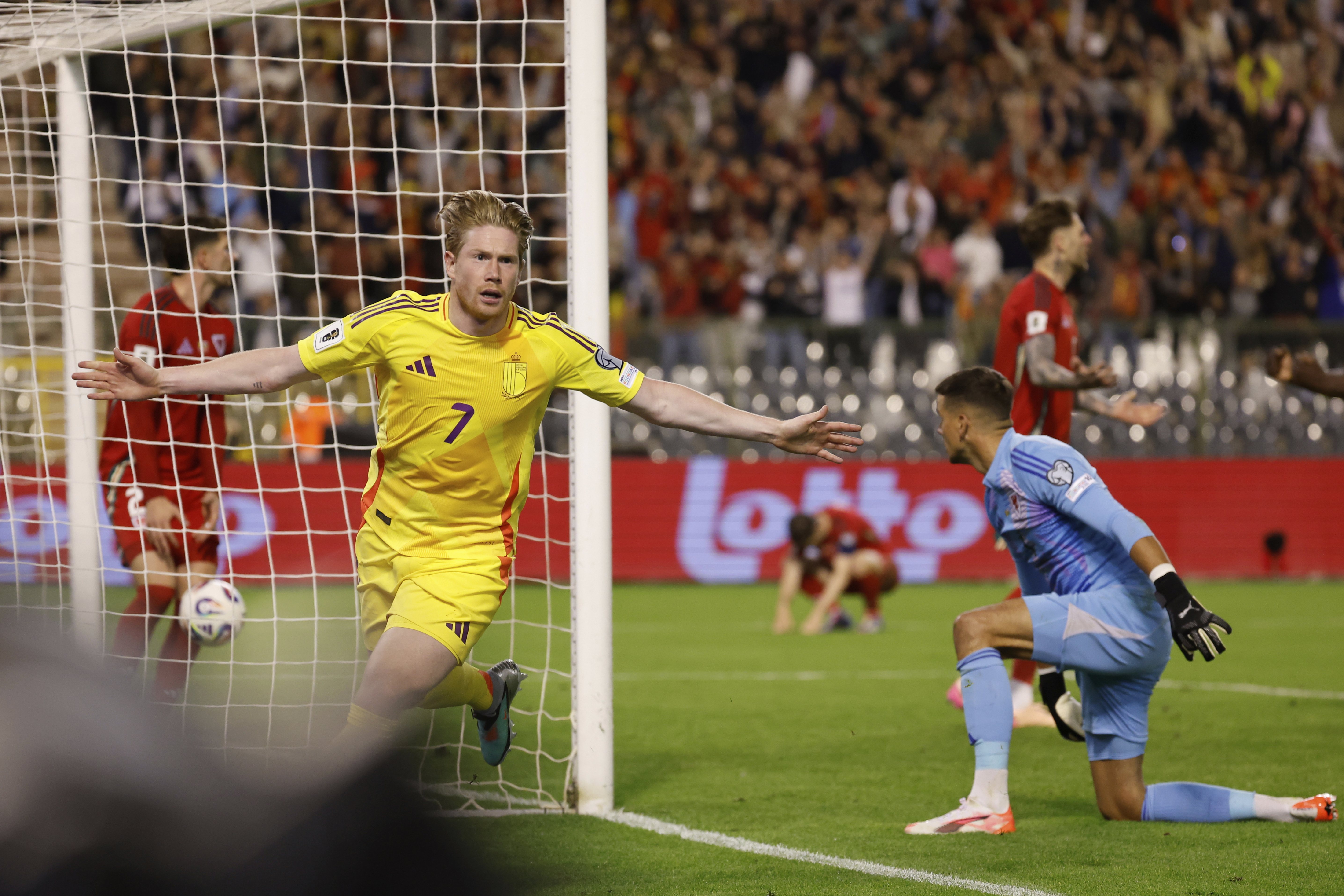 比利时足球队面对冰岛,轻松获得胜利 比利时足球队面对冰岛,轻松获得胜利