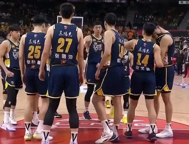 竞争激烈，各队积分争夺异常紧张