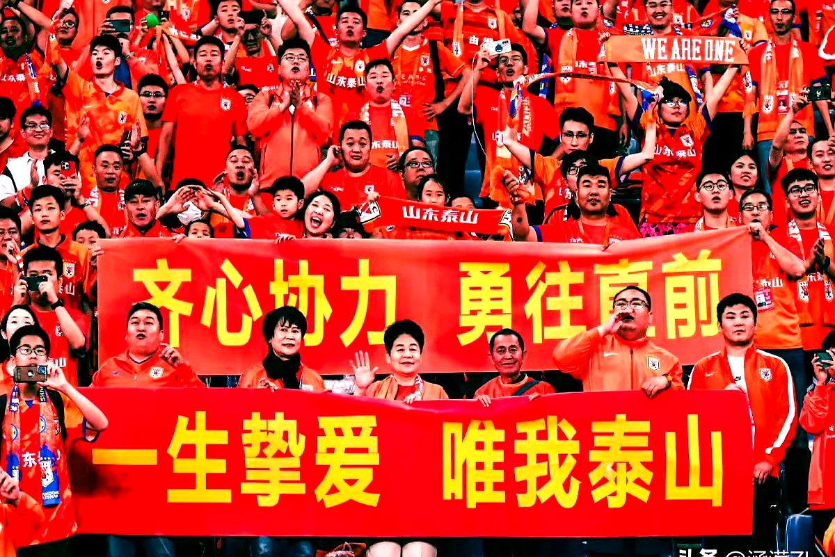 国内球队在足球赛事中受到称赞