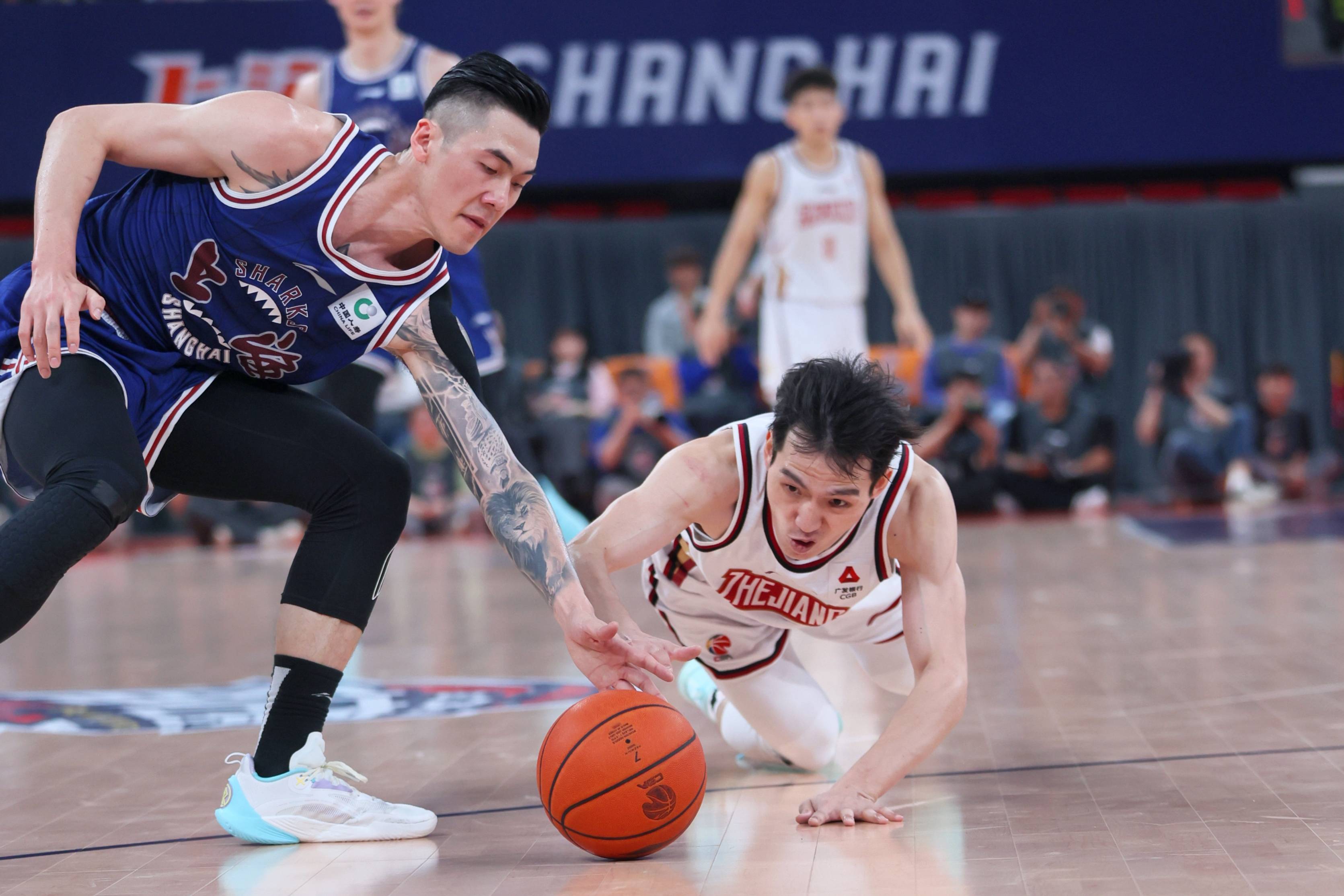上海男篮力克河南队，结束不胜之苦