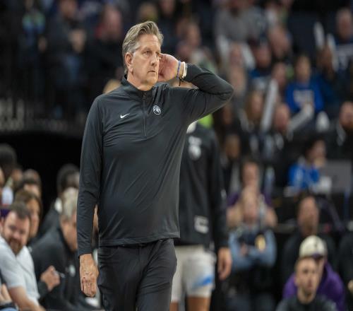 星空体育-NBA球队主帅因疲劳辞职，球员哀叹