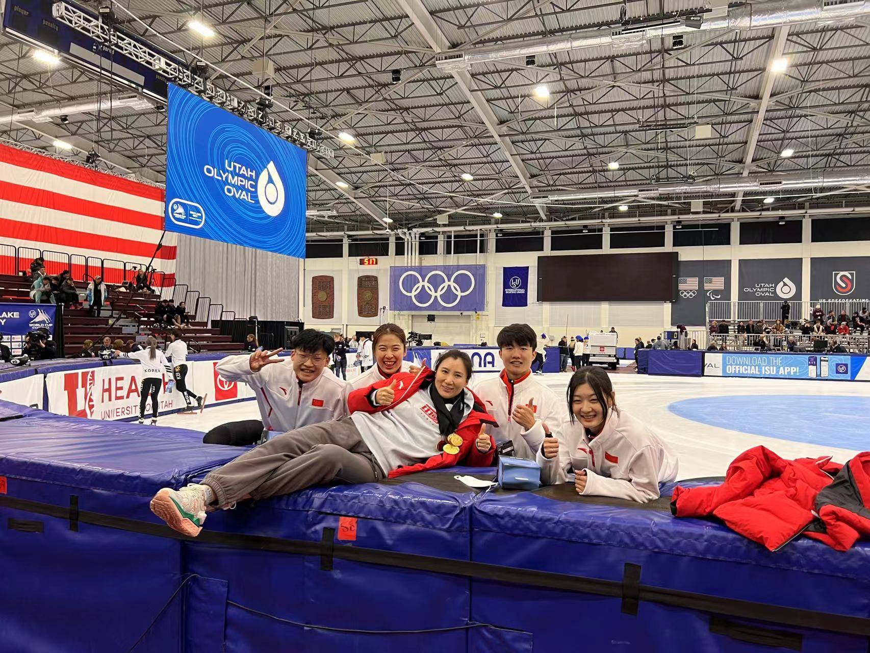 加拿大队士气高涨,稳步追赶领先者 加拿大队士气高涨,稳步追赶领先者