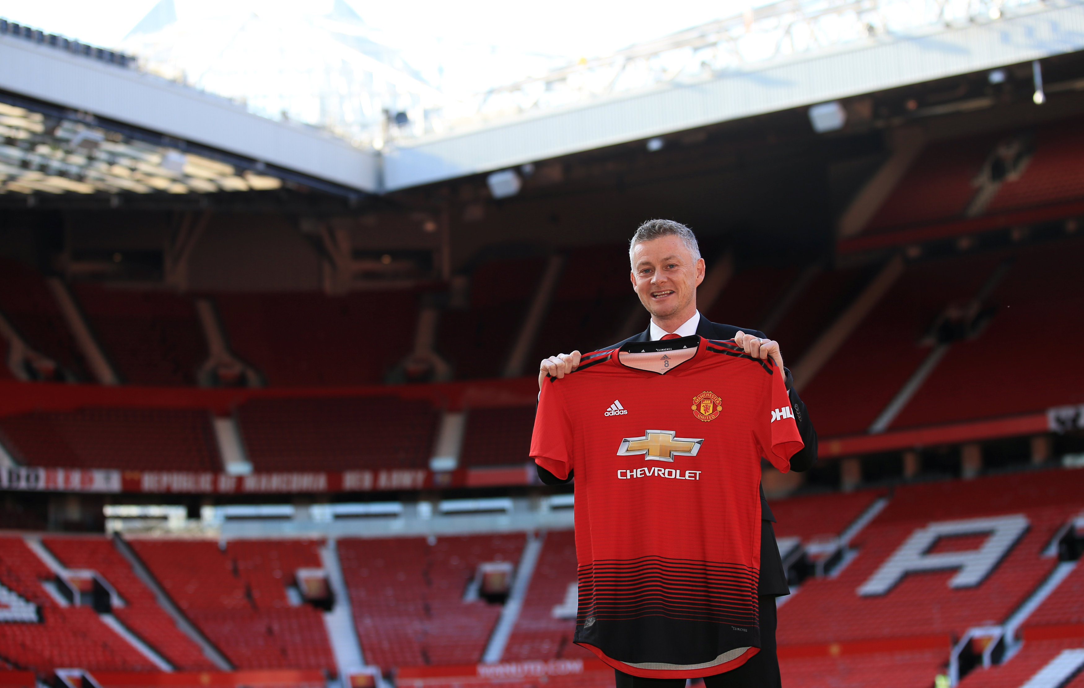 曼联主帅索尔斯克亚与球队管理层危机