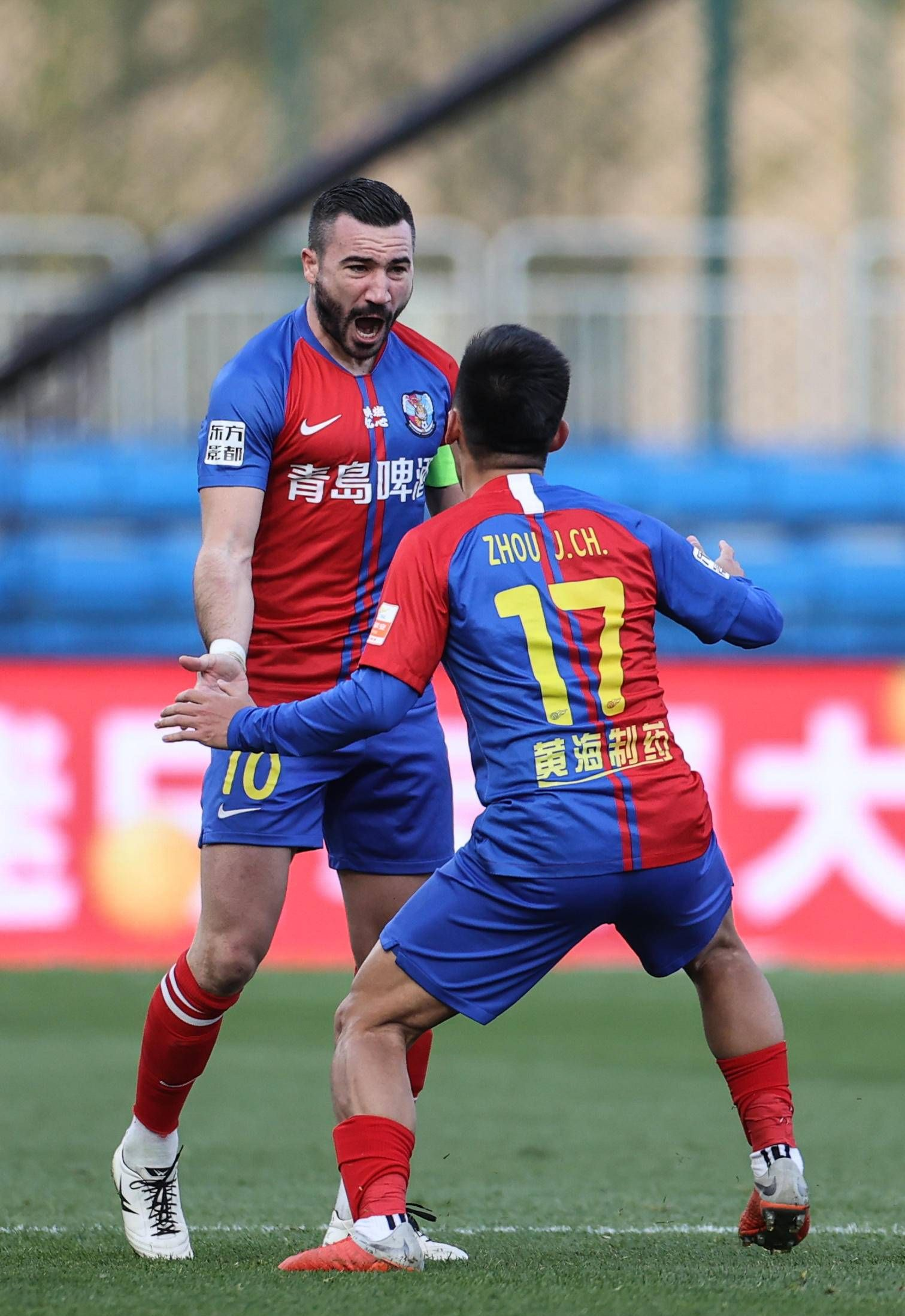 乌鲁木齐市足球学校培养出新一代国脚,瞩目未来 乌鲁木齐市足球学校培养出新一代国脚,瞩目未来