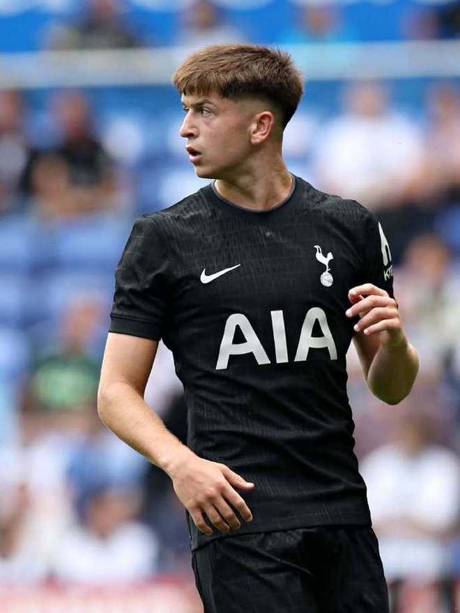 热刺新帅上任，球迷期待球队复苏