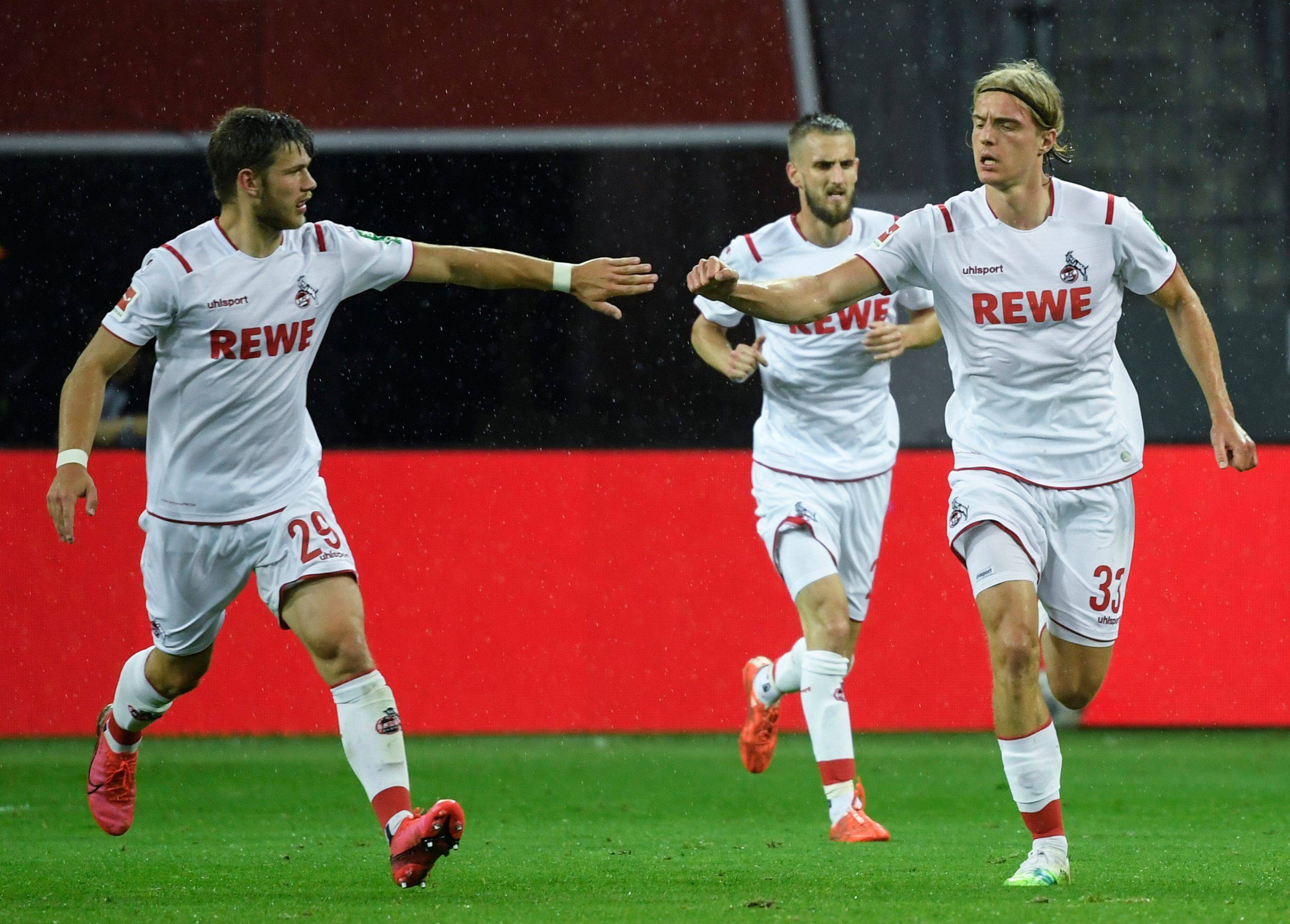 德比主场1-1战平普赛林伯,保级形势严峻 德比主场1-1战平普赛林伯,保级形势严峻