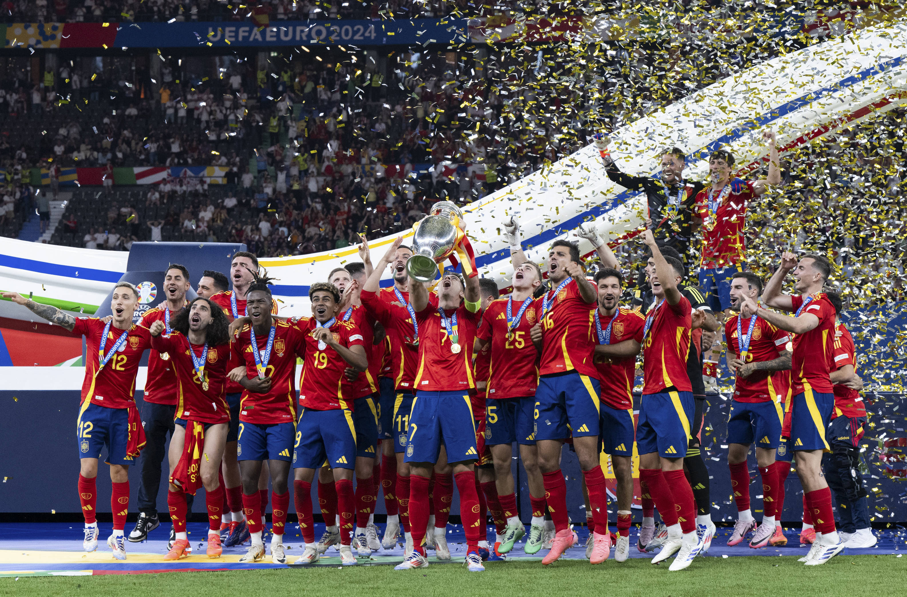 欧国联杯赛中的激情对决燃烧全场 欧国联杯赛中的激情对决燃烧全场