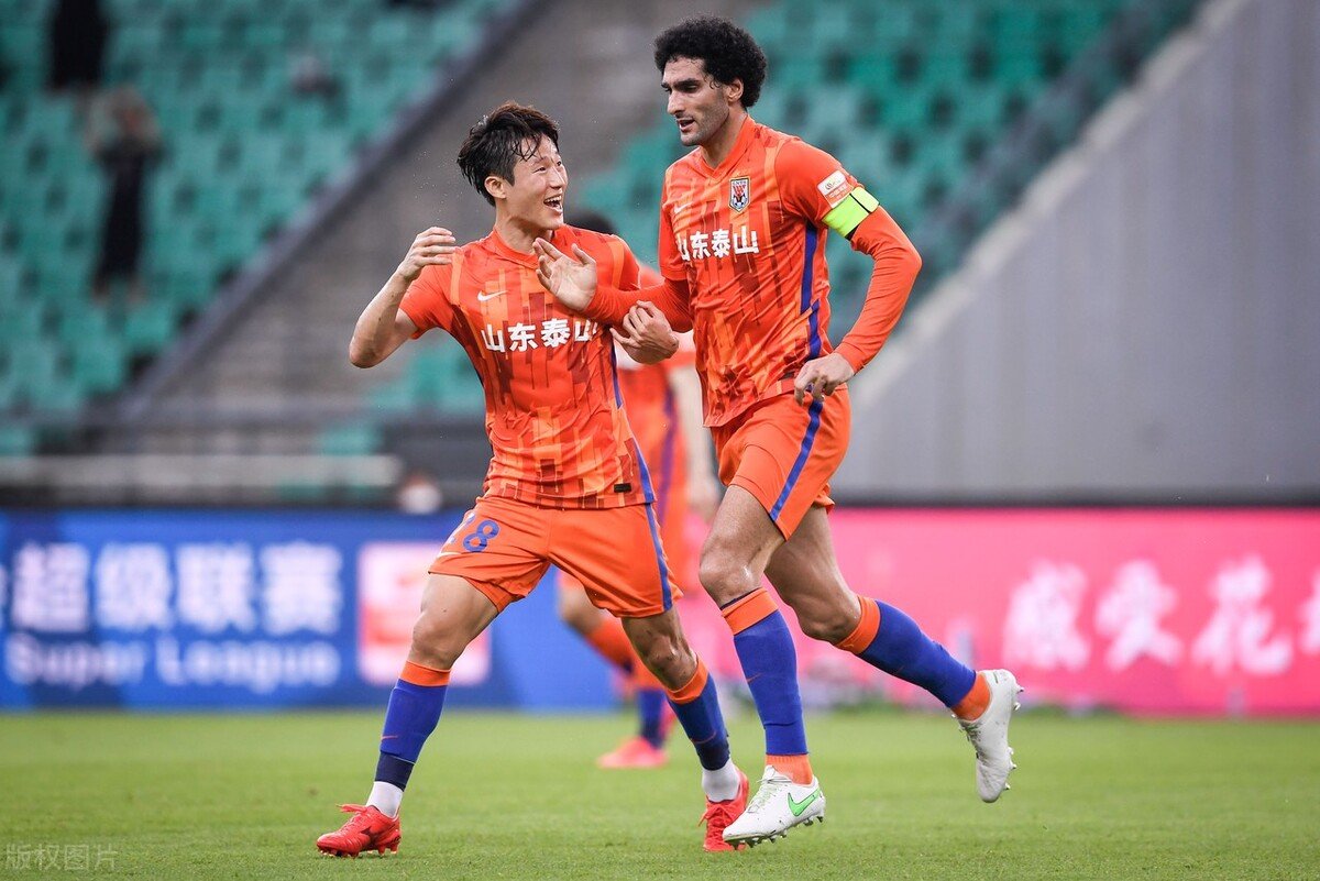 夺冠热门遭遇意外挫折,积分榜逆转局面 夺冠热门遭遇意外挫折,积分榜逆转局面