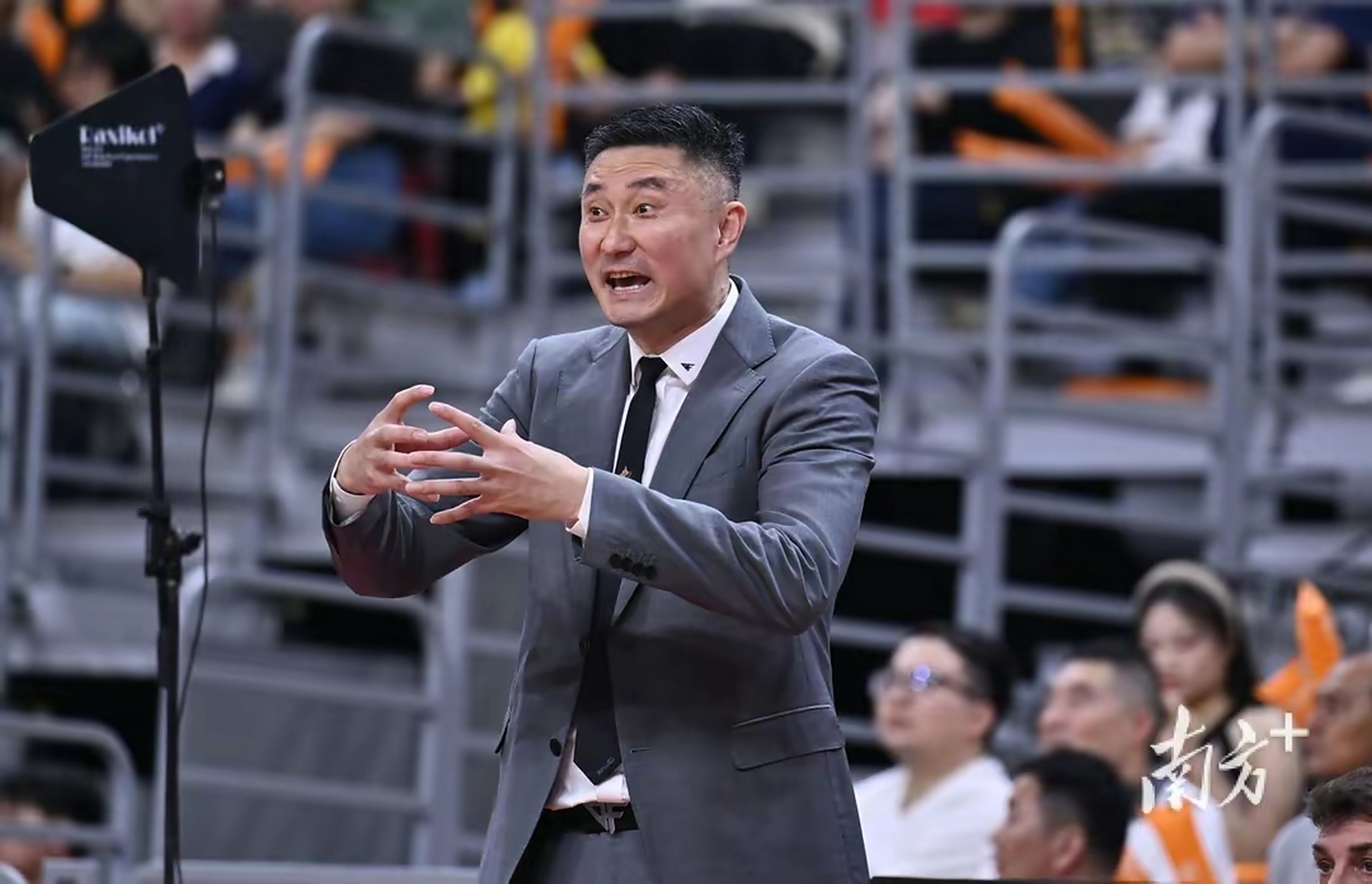 广东男篮遭遇浙江队逆转,遭遇两连败 广东男篮遭遇浙江队逆转,遭遇两连败