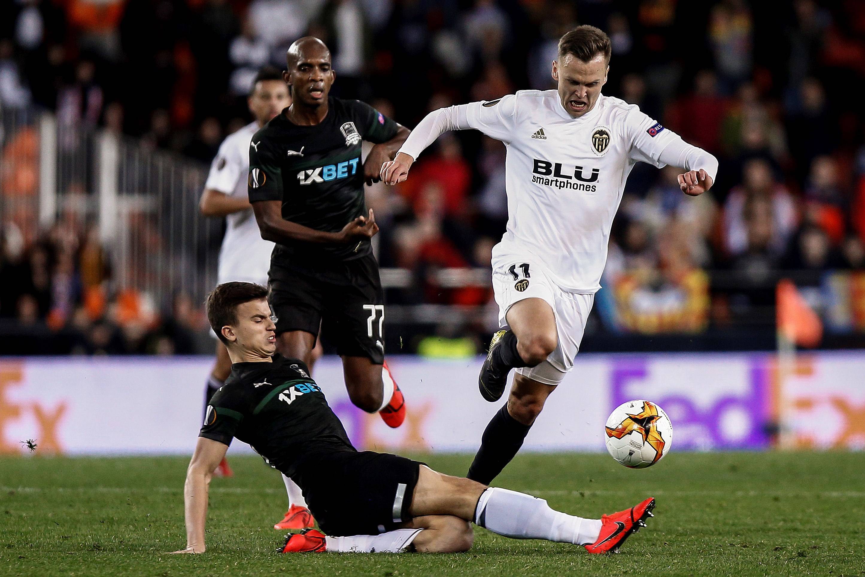 意大利杯赛:AC米兰1比0小胜国际米兰,半决赛对决尤文 意大利杯赛:AC米兰1比0小胜国际米兰,半决赛对决尤文