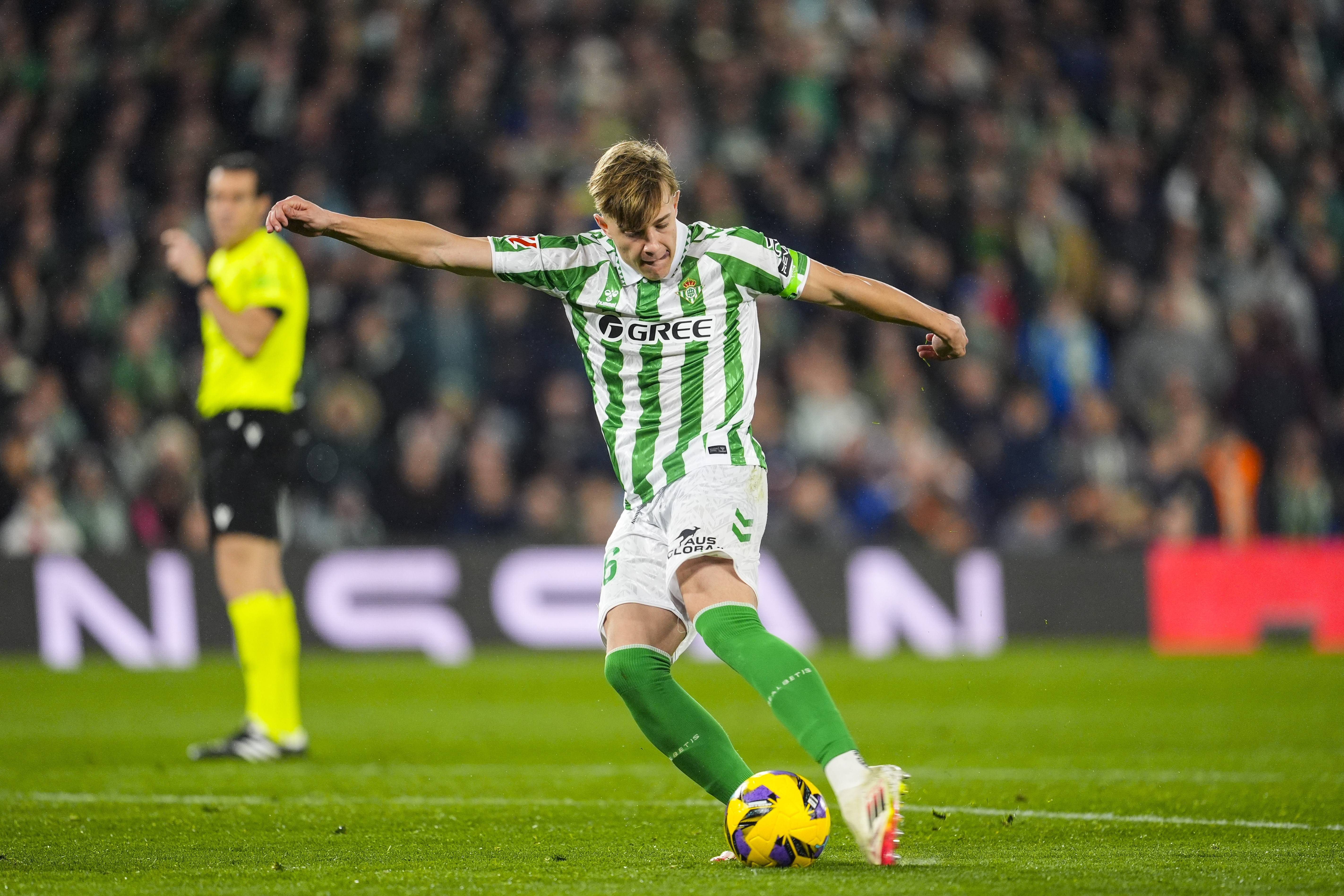 华尔沃特青训球员崭露头角，助球队胜利