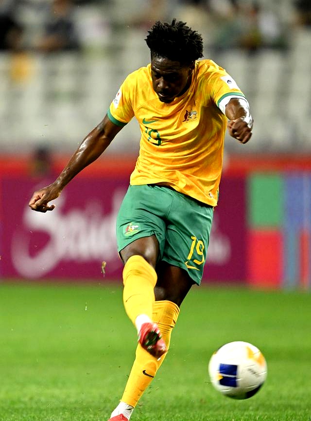 澳大利亚男篮在世界杯赛场上获得胜利