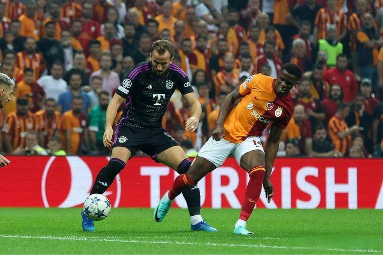 法兰克福客场大胜对手,稳固联赛前四位置 法兰克福客场大胜对手,稳固联赛前四位置