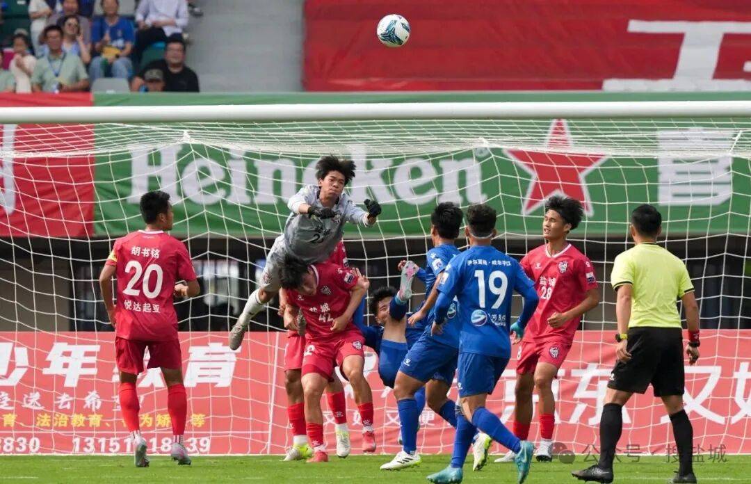 球员豪情万丈，足球竞技新风暴即将来临