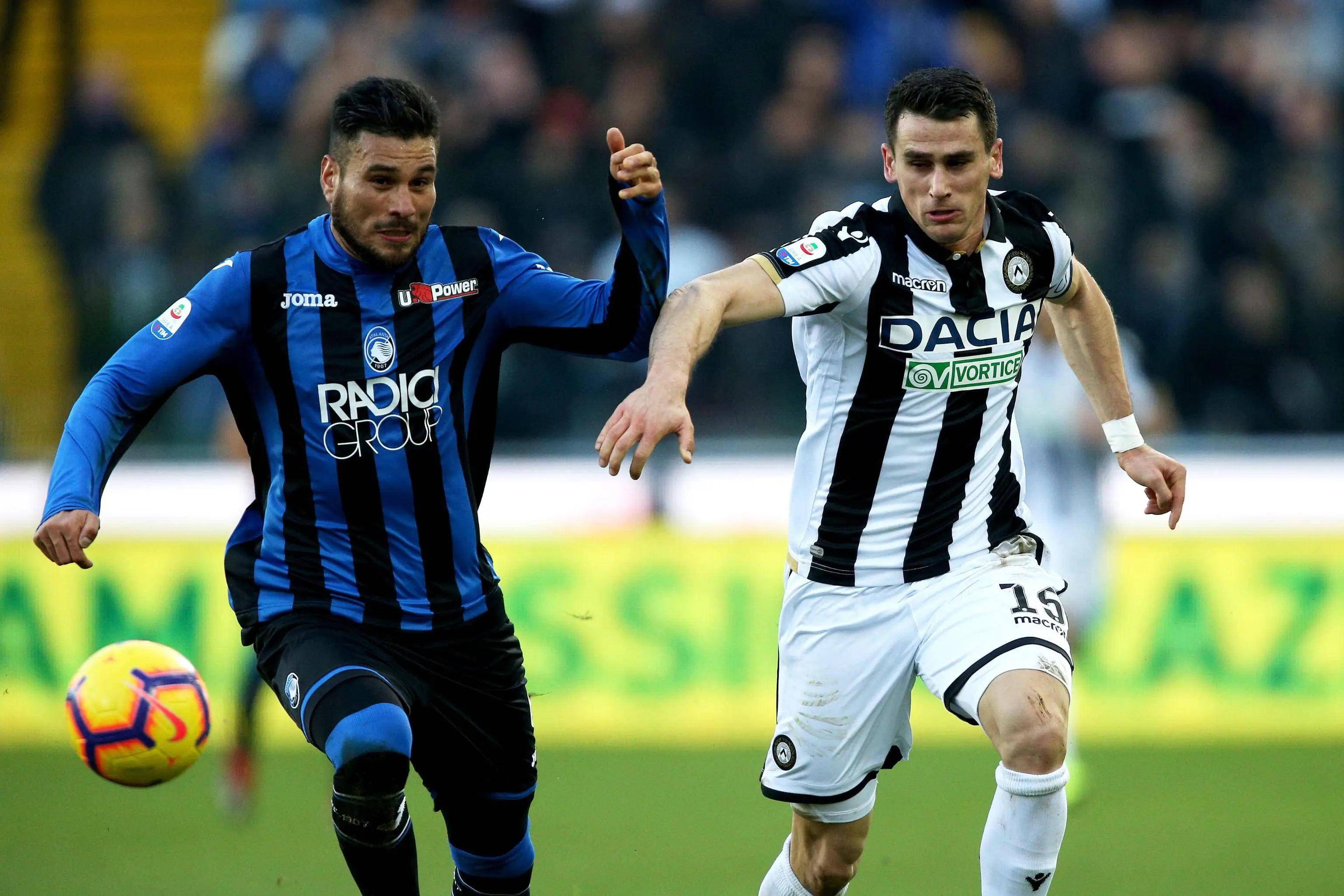 乌迪内斯队员在场上表现亮眼 乌迪内斯队员在场上表现亮眼