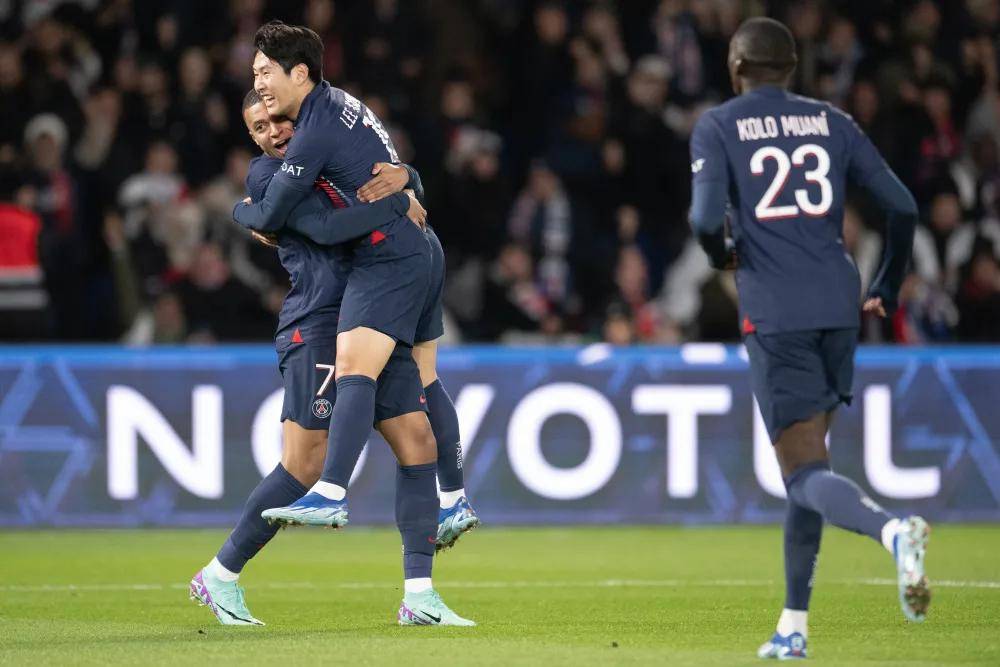 巴黎圣日耳曼客场再败,巴黎足球陷入危机 巴黎圣日耳曼客场再败,巴黎足球陷入危机