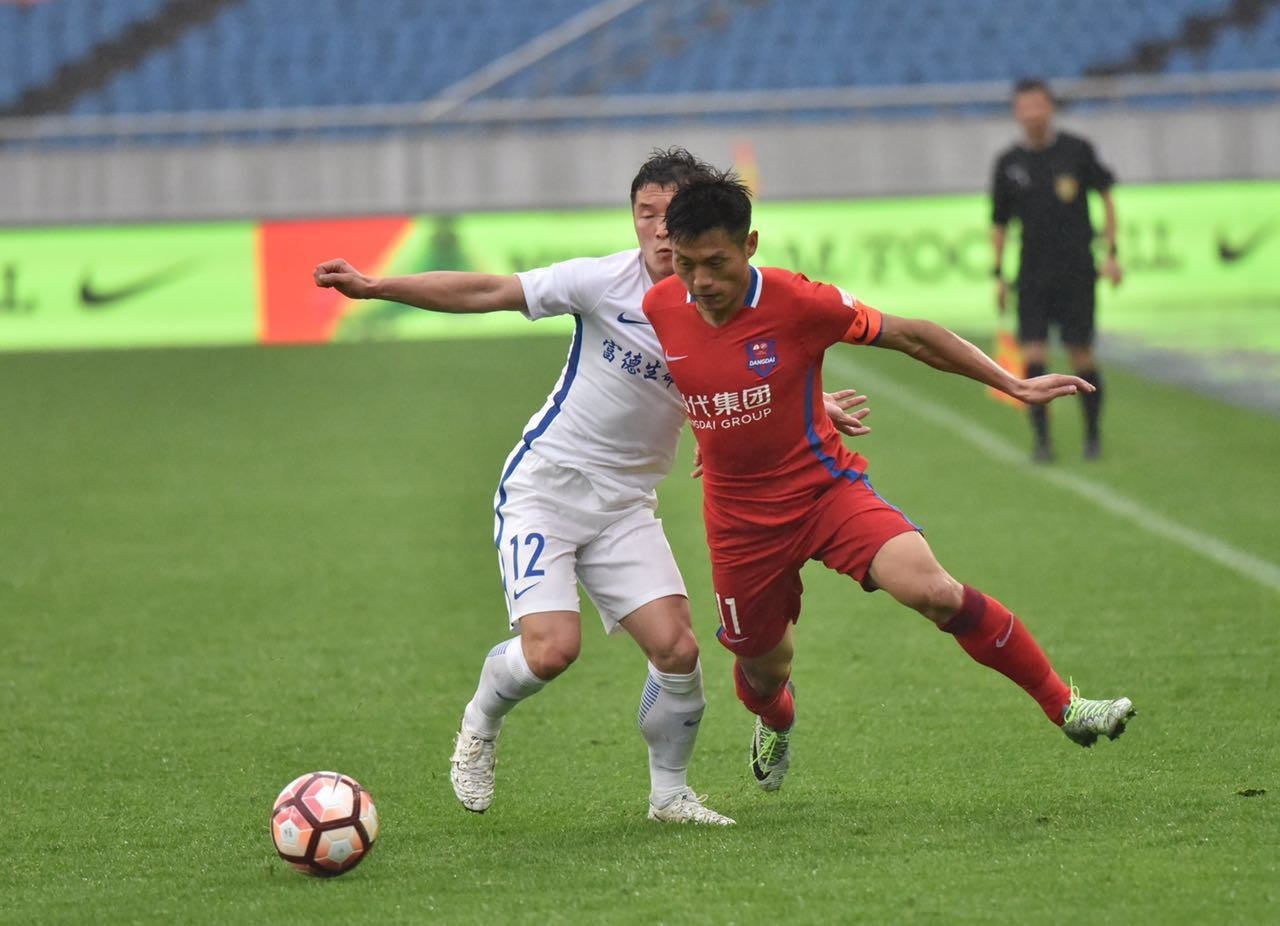 重庆力帆在主场展现强大实力，轻松战胜河北华夏