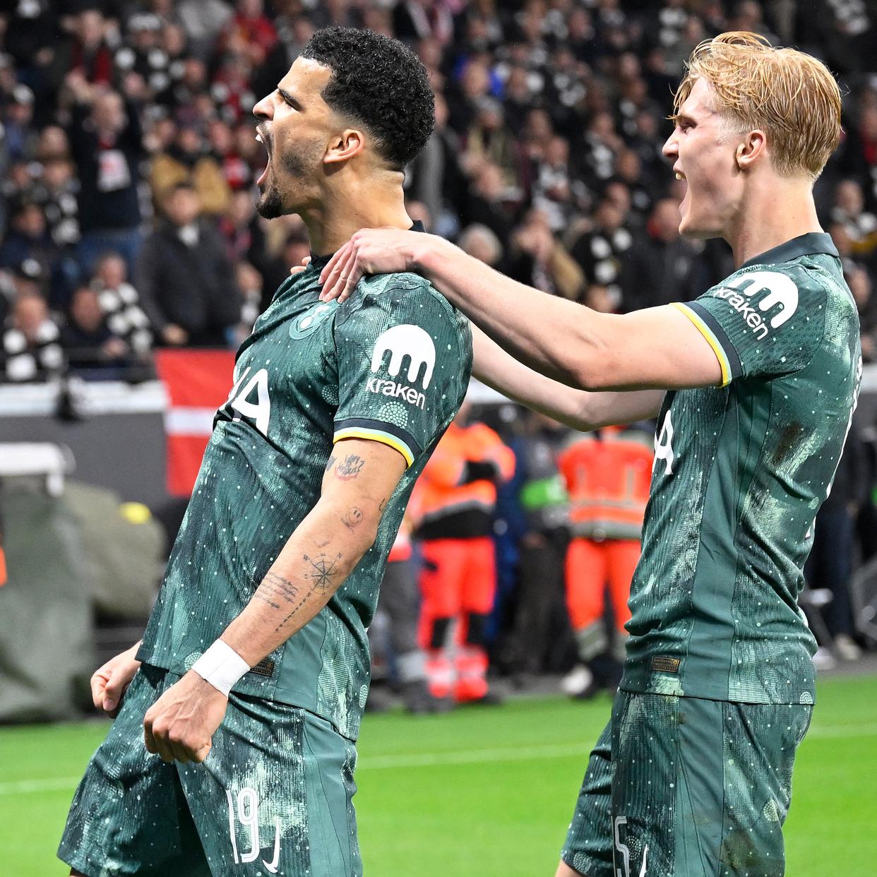 托特纳姆热刺开挂,轻松击败对手 托特纳姆热刺开挂,轻松击败对手