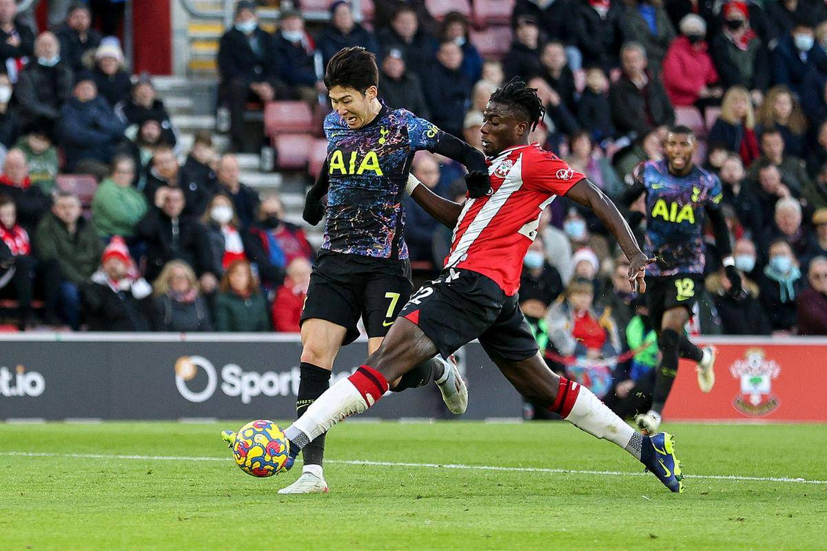 曼联客场不敌南安普顿,遭遇两连败 曼联客场不敌南安普顿,遭遇两连败