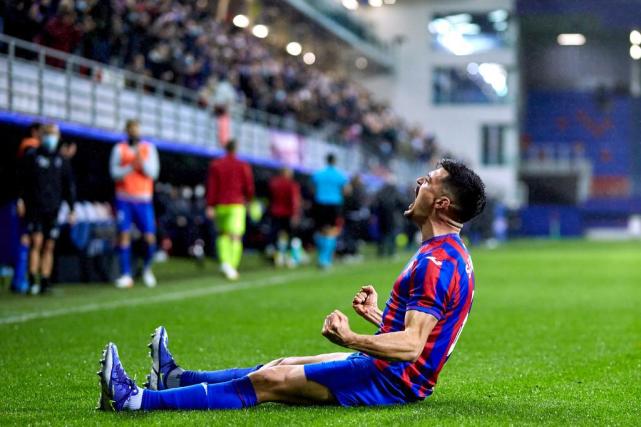 赫罗纳迎战埃瓦尔，士气高昂迎接挑战