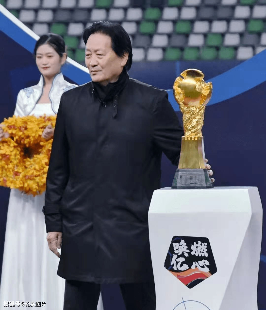 厄瓜多尔射击选手勇夺冠军，喜悦无限