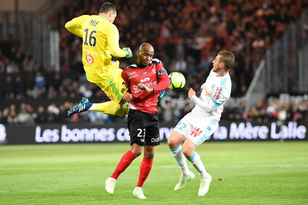 甘冈客场遭遇逆转，球员愤怒