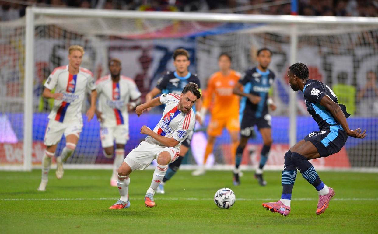 里昂主帅宣布阵容调整备战下一场比赛 里昂主帅宣布阵容调整备战下一场比赛