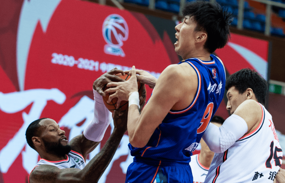 比赛看点频出，观众眼花缭乱欣赏过六回合！