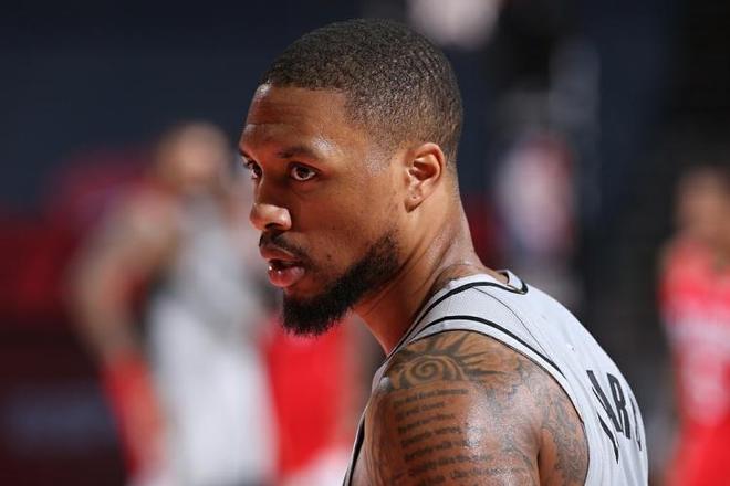 开拓者主场失利，利拉德全场命中率下降