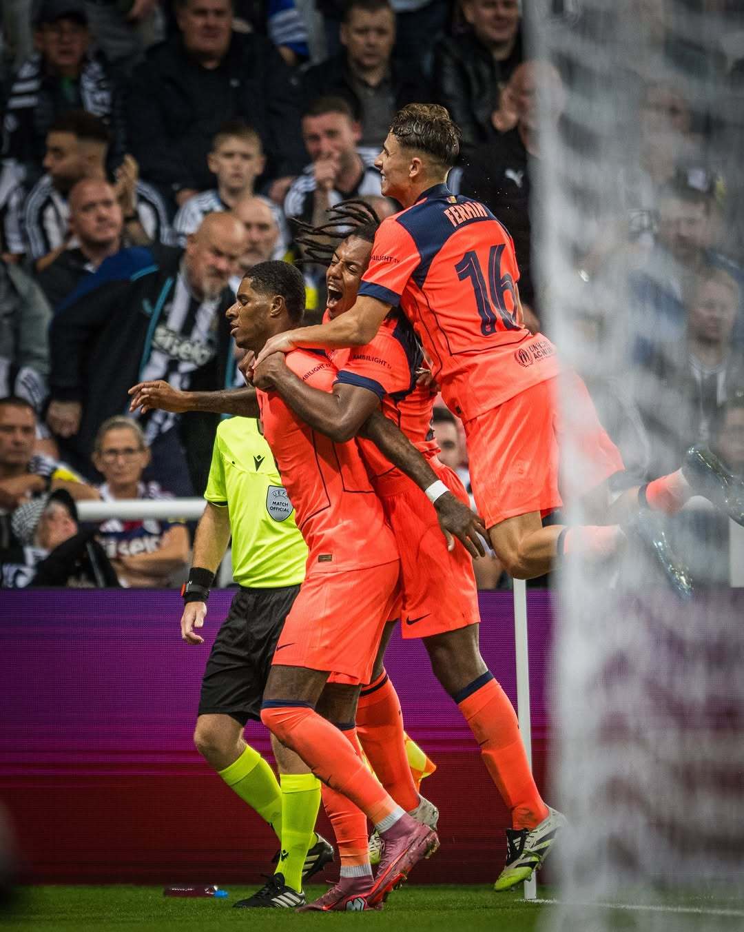 重要比赛中球员状态爆发:全面演绎胜利 重要比赛中球员状态爆发:全面演绎胜利