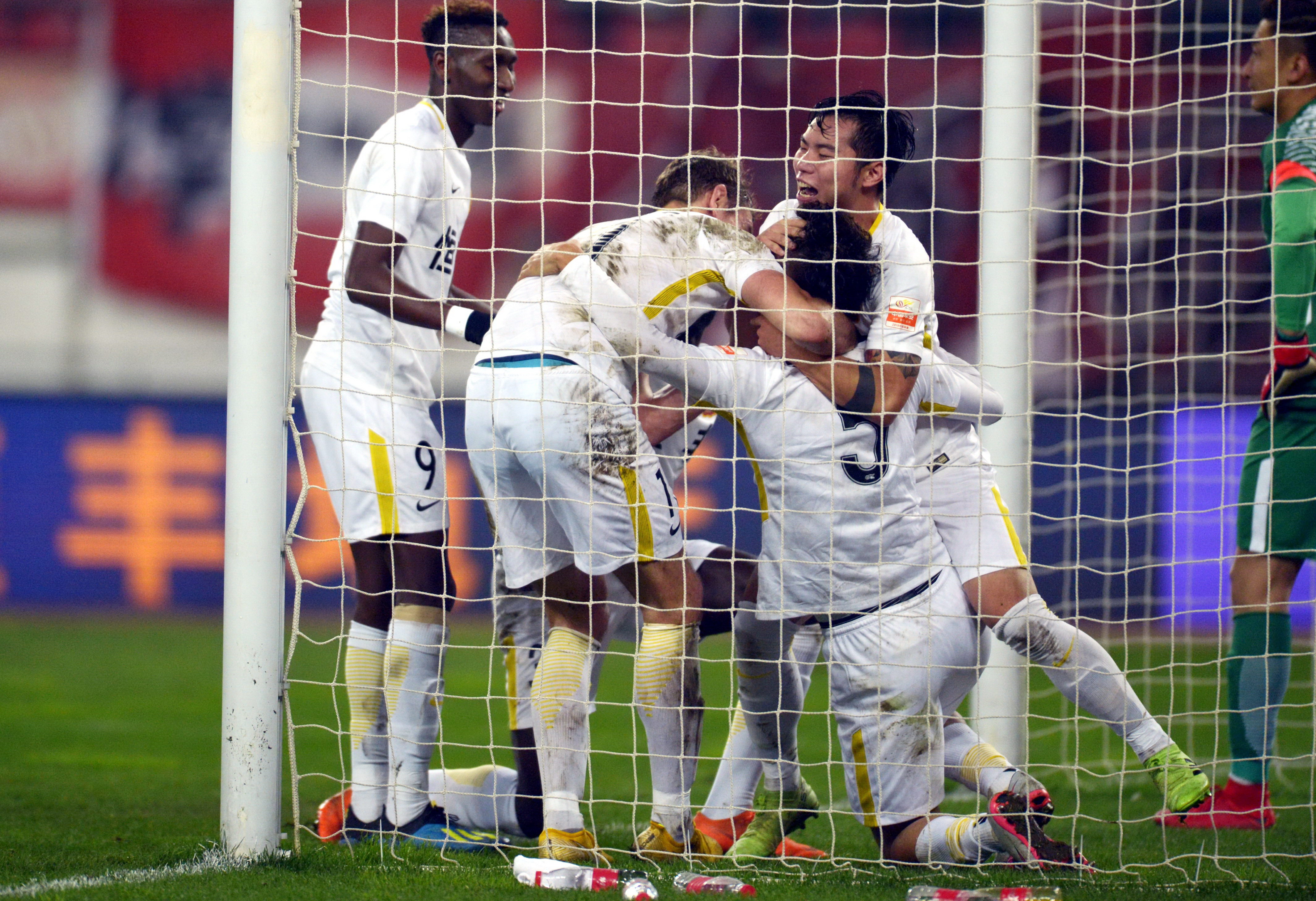 贵州恒丰在主场应对大连一方的挑战