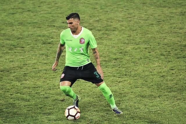 富力主场告负,保级形势岌岌可危 富力主场告负,保级形势岌岌可危