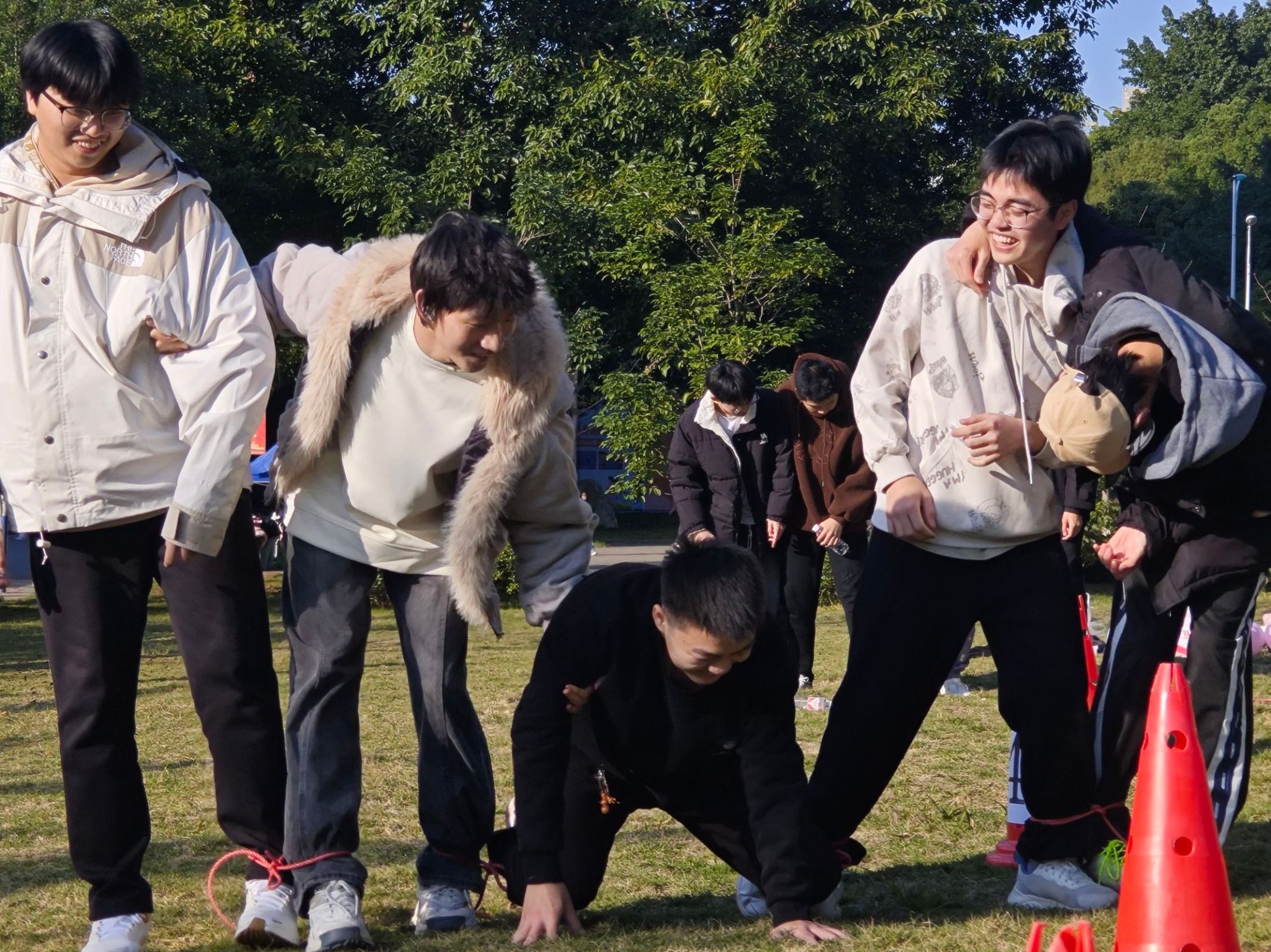 争分夺秒决胜负，全队协作默契迎来胜局！