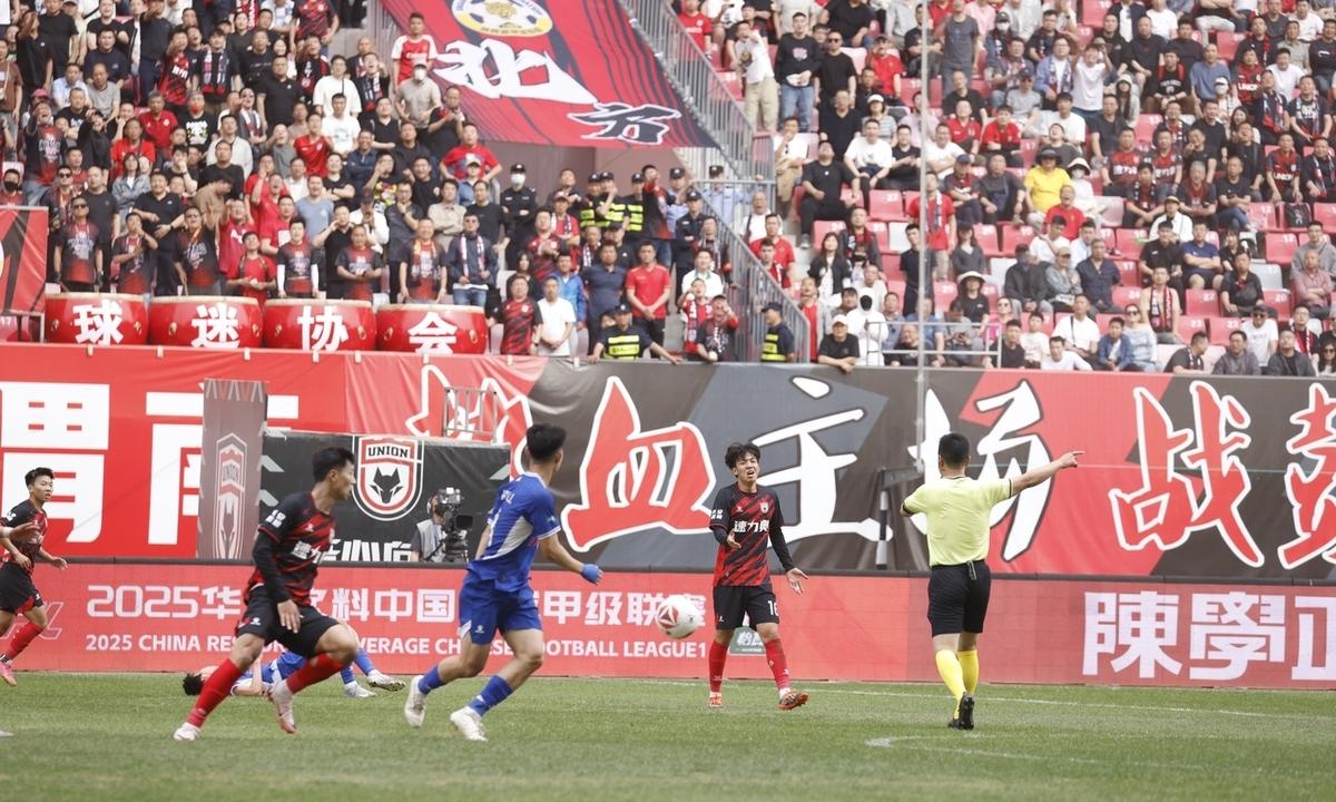 陕西队客场遭遇意外，惨败无力回天