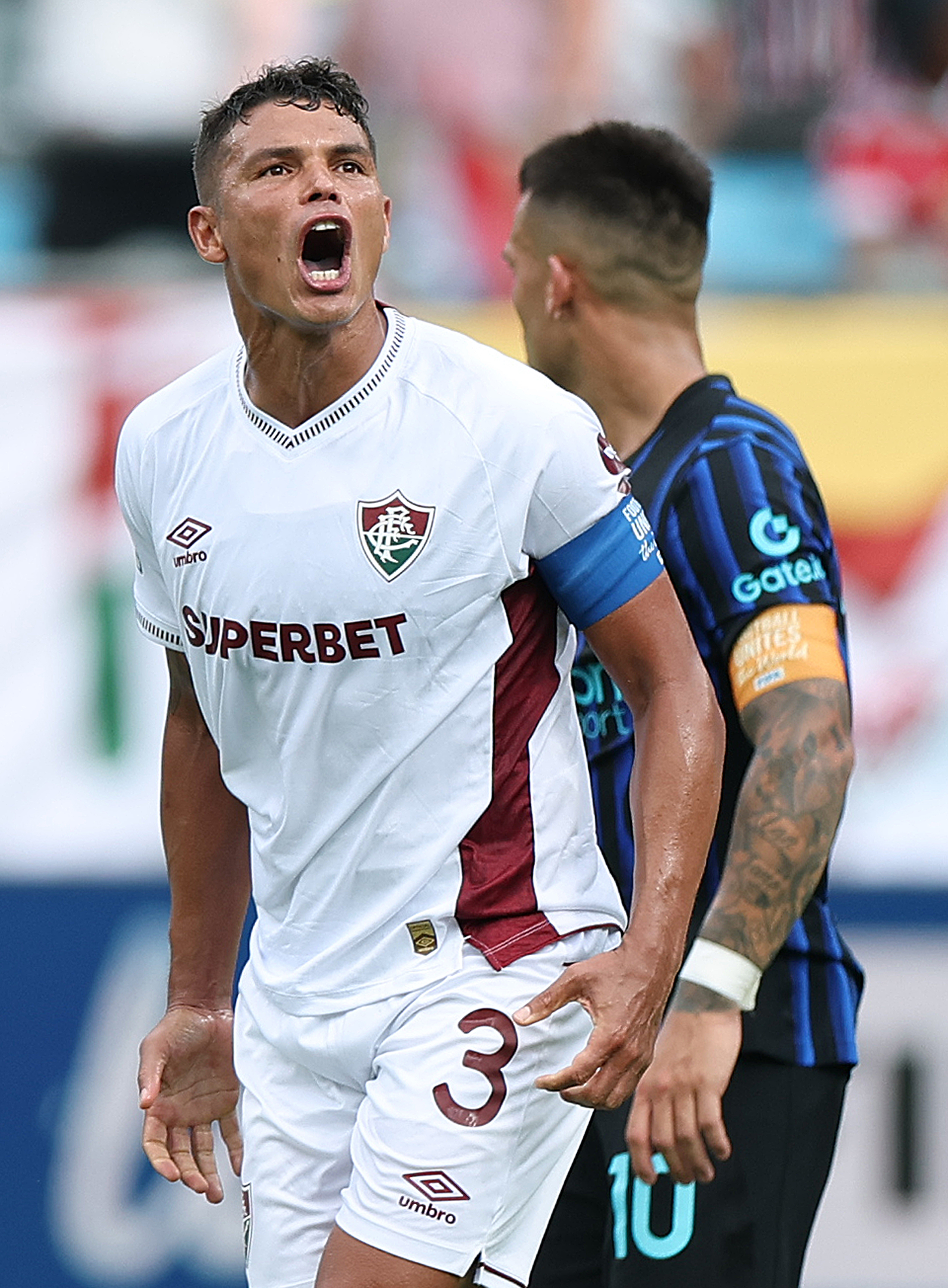 匈牙利球员表现抢眼,轻松赢下对手 匈牙利球员表现抢眼,轻松赢下对手