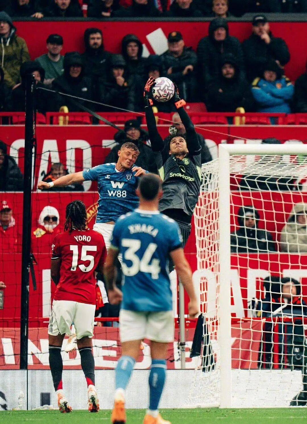 曼联后防出色,零封对手 曼联后防出色,零封对手