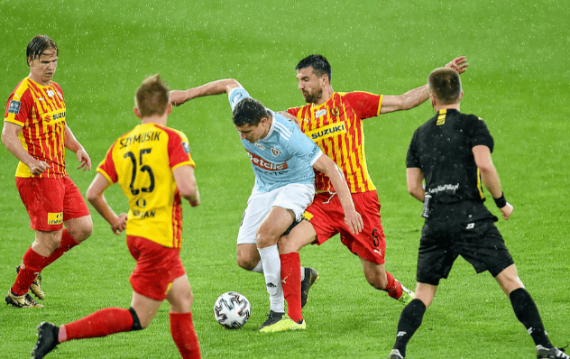 霍芬海姆球队备战下一场比赛,谨慎策略 霍芬海姆球队备战下一场比赛,谨慎策略