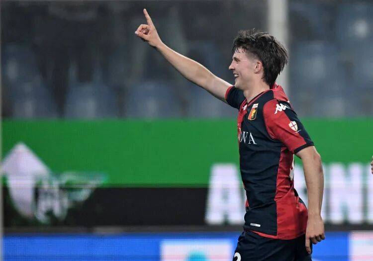 热那亚队长发挥出色，助球队取胜