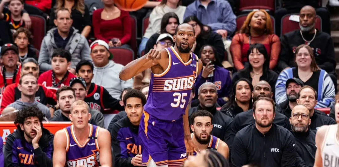 公牛主力球员发威,轻取对手晋级季后赛 公牛主力球员发威,轻取对手晋级季后赛