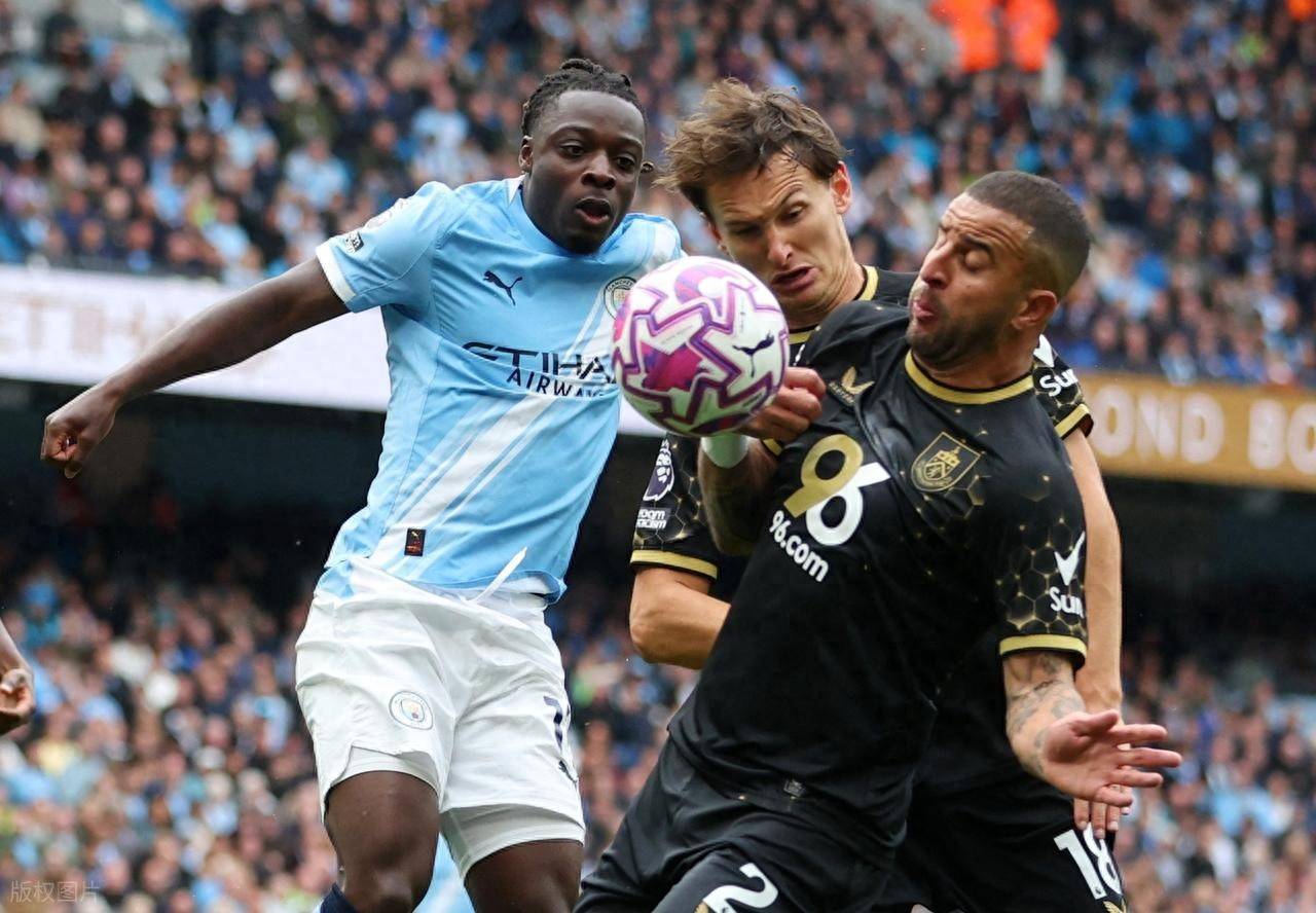 曼城客场胜伯恩利,继续追赶 曼城客场胜伯恩利,继续追赶