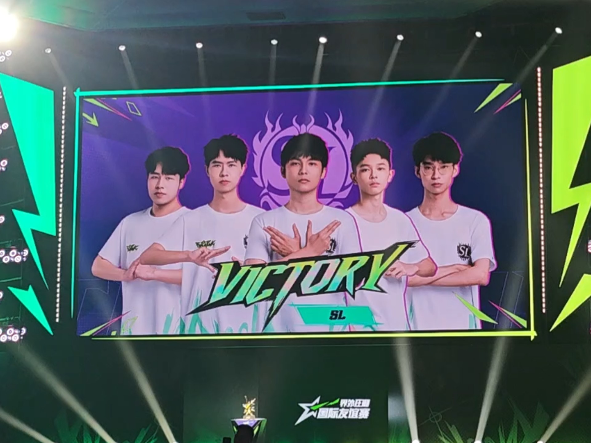 热门球队紧张备战决胜关键战 热门球队紧张备战决胜关键战