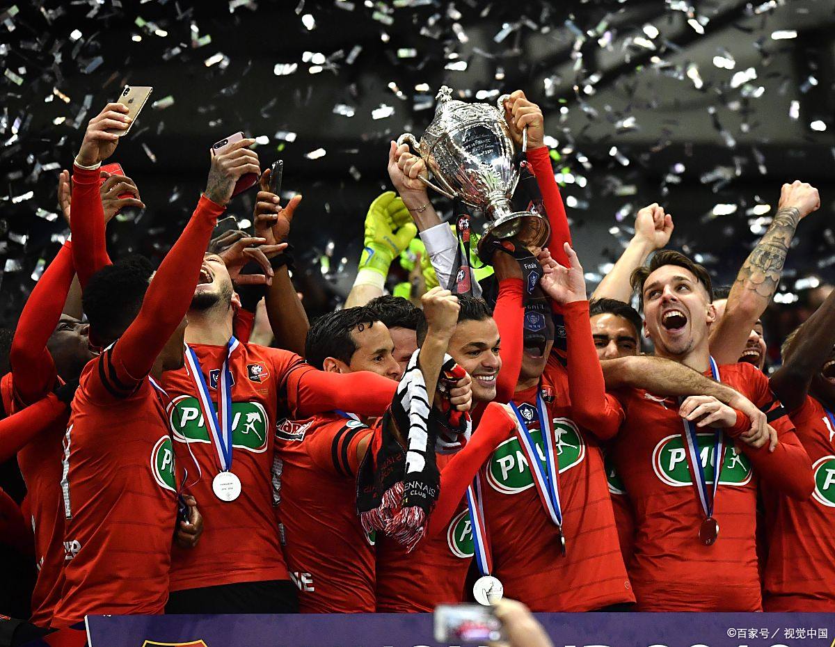 欧预赛比赛拉开序幕,球迷热情如火燎原 欧预赛比赛拉开序幕,球迷热情如火燎原