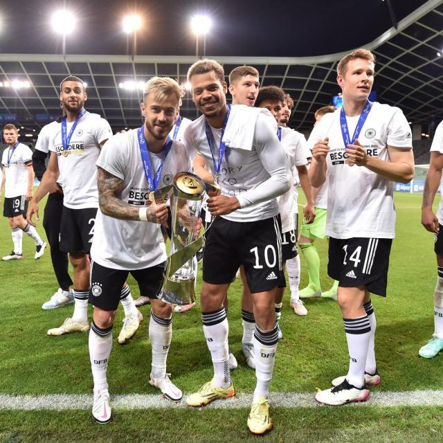 沃尔夫斯堡助力瑞士国脚独揽三分，争取联赛冠军