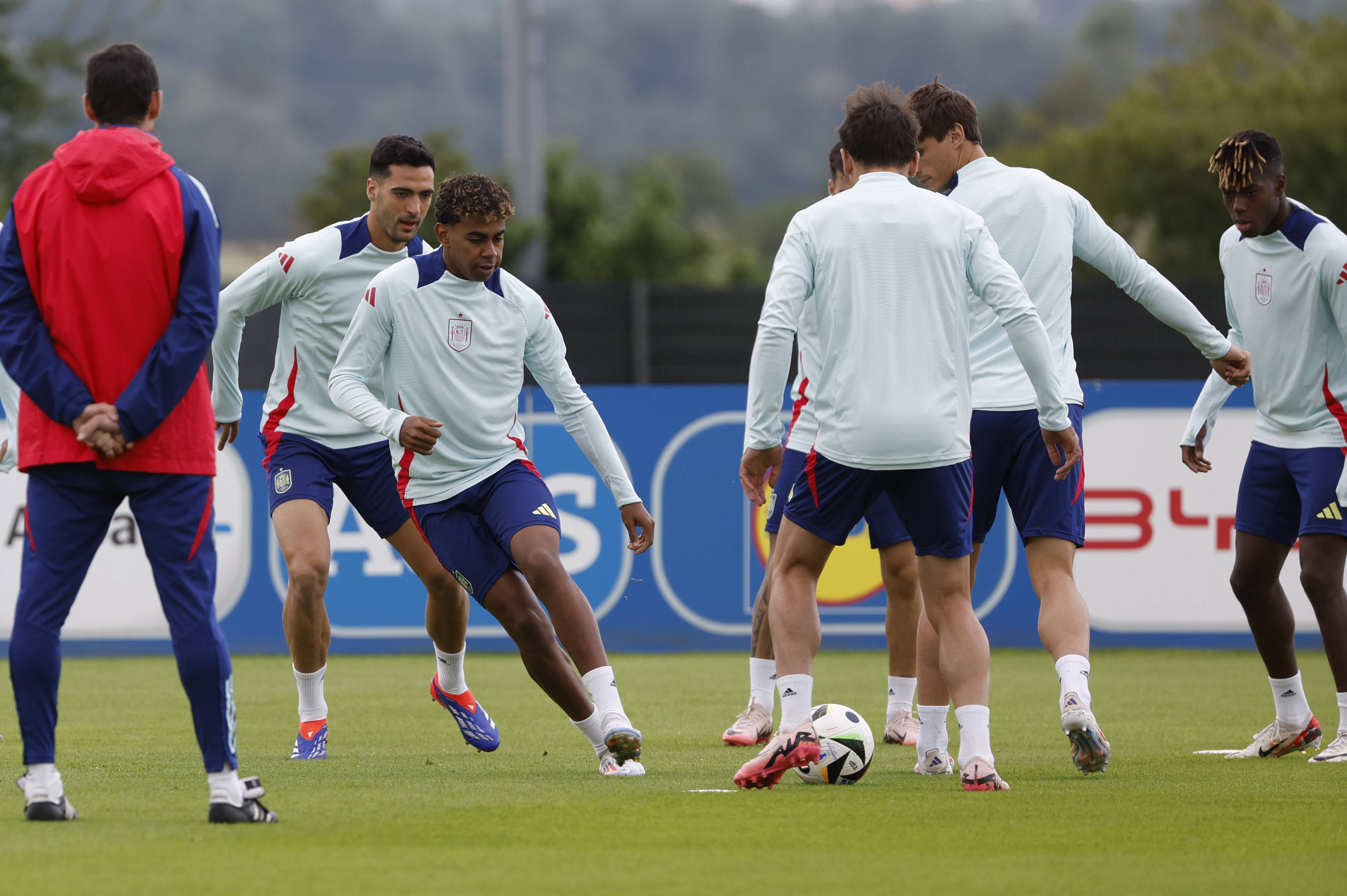 西班牙客场2-1胜克罗地亚 西班牙客场2-1胜克罗地亚