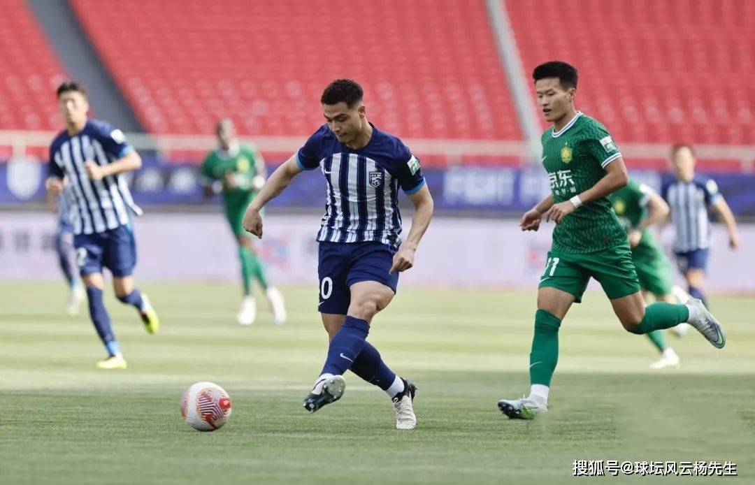 奥超豪强稳健发挥，积分榜第一