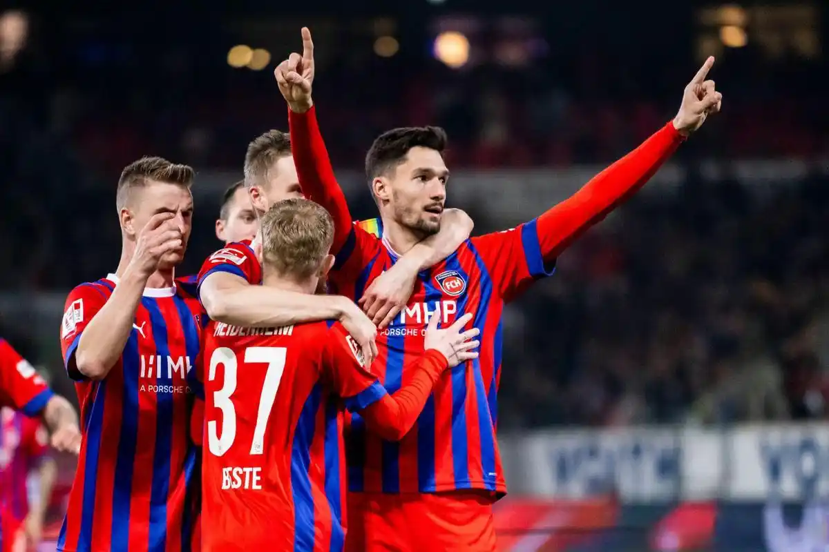 霍芬海姆击败对手,继续保持在中游位置 霍芬海姆击败对手,继续保持在中游位置